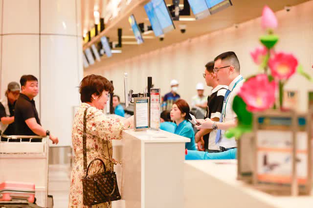 Vietnam Airlines đổi chỗ làm thủ tục và cửa an ninh ưu tiên ở Tân Sơn Nhất từ 1/11