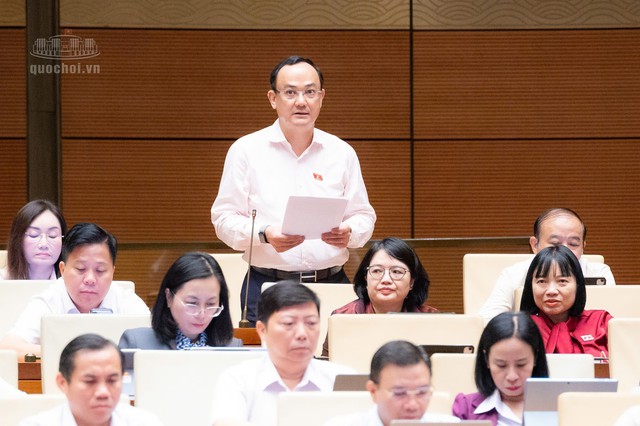 Quốc hội bàn Luật Kinh doanh bất động sản: đề nghị chặn mua bán suất hợp đồng nhà hình thành trong tương lai