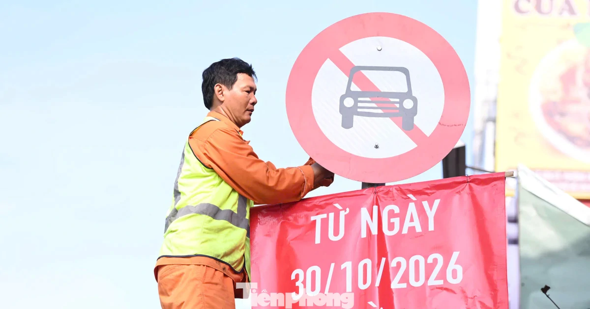 Phân luồng mới quanh sân bay Tân Sơn Nhất: ngày đầu nhiều tài xế còn lúng túng