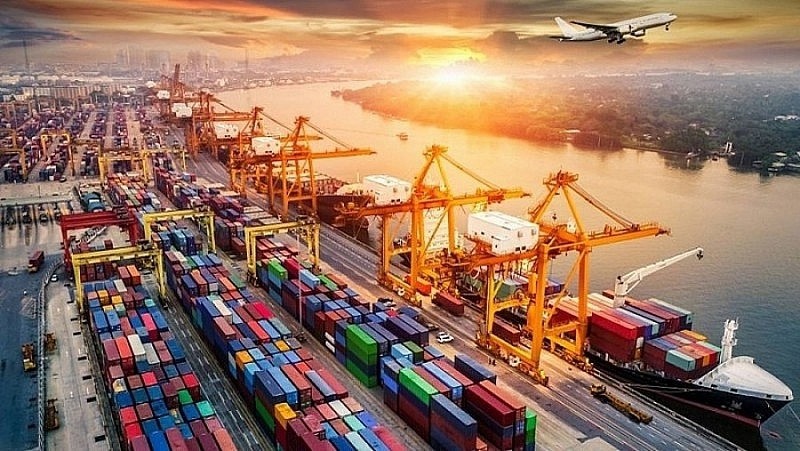 Xuất nhập khẩu Việt Nam lần đầu vượt 1.000 tỷ USD sau 10 tháng, tháng 10 xuất siêu 6,8 tỷ USD