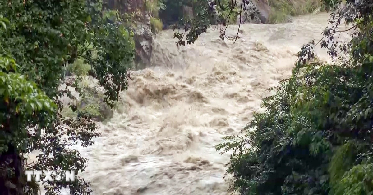 Ấn Độ sơ tán 12.000 người ở Tây Bengal sau lũ quét từ hồ băng vỡ tại Bhutan