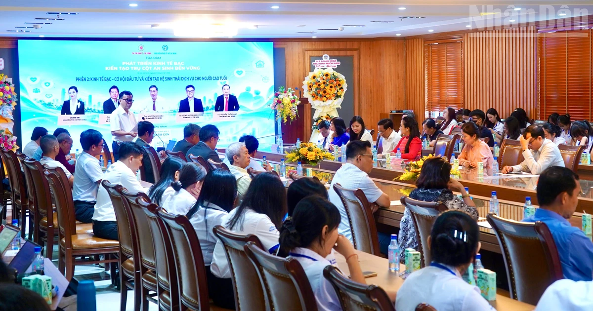 Việt Nam thành quốc gia dân số già năm 2036, TP.HCM có 1,57 triệu người từ 60 tuổi