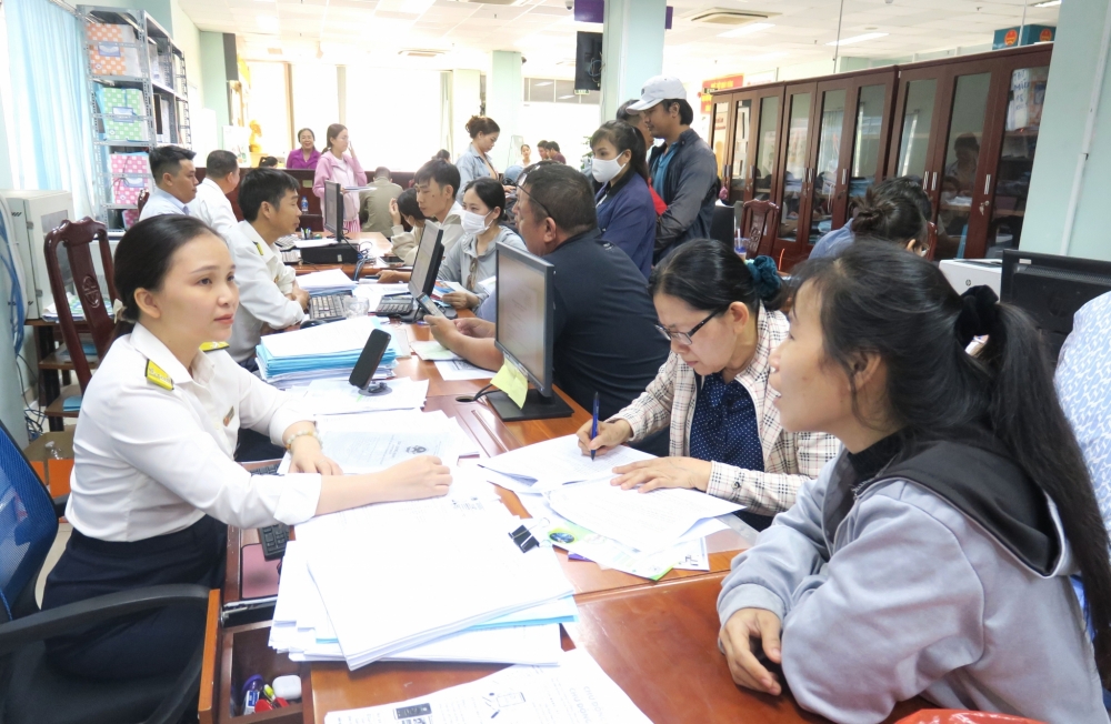 Chính phủ ban hành nghị định giảm 30% thuế thu nhập cá nhân cho hộ kinh doanh doanh thu dưới 10 tỷ đồng