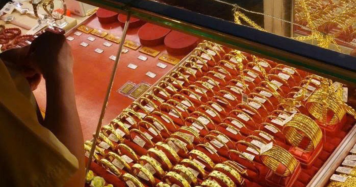 Giá vàng sáng 31/10: vàng miếng đứng giá 141,4 triệu đồng/lượng, vàng thế giới thủng mốc 4.000 USD