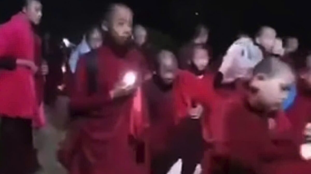 Hồ băng Shintaphu ở Bhutan vỡ, hơn 10.000 người phải sơ tán trong đêm
