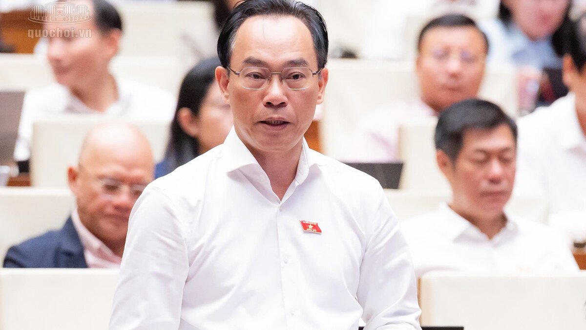 Bộ trưởng Hoàng Minh Sơn: sách giáo khoa dùng chung toàn quốc, miễn phí cho học sinh từ năm học 2028-2029