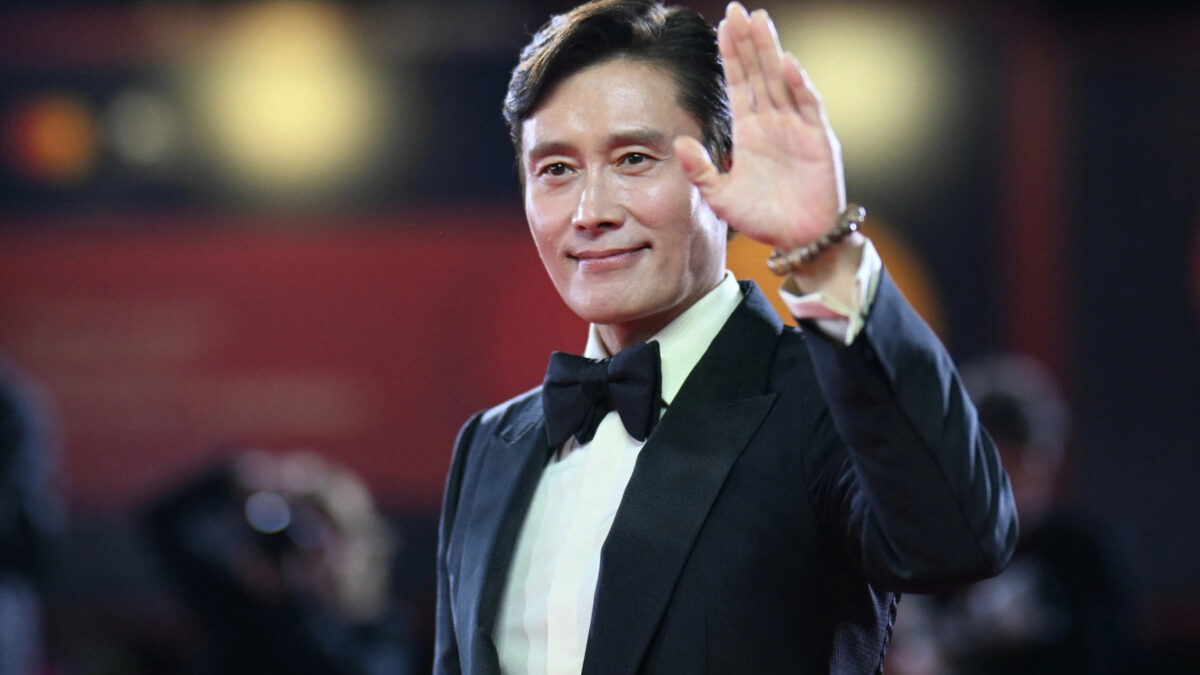 Khảo sát 1.000 người Hàn Quốc: Lee Byung Hun dẫn đầu diễn viên tiêu biểu 2026, Song Hye Kyo hạng 12