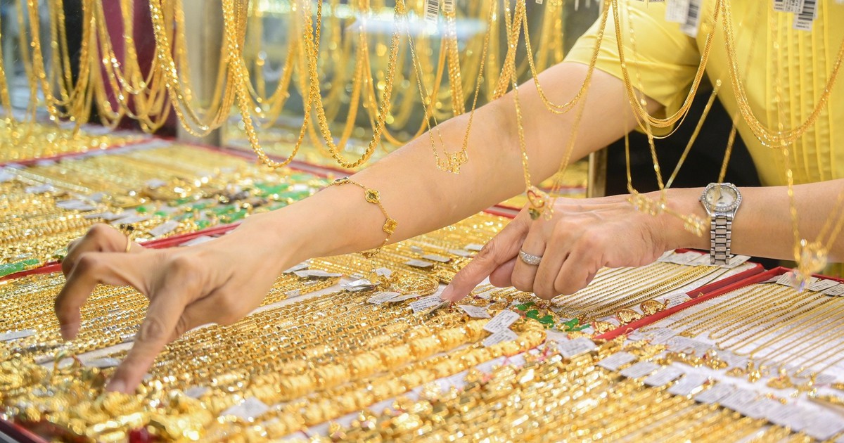 Giá vàng ngày 31/10/2026 lao dốc 2,4 triệu đồng/lượng, SJC còn 139 triệu đồng/lượng bán ra