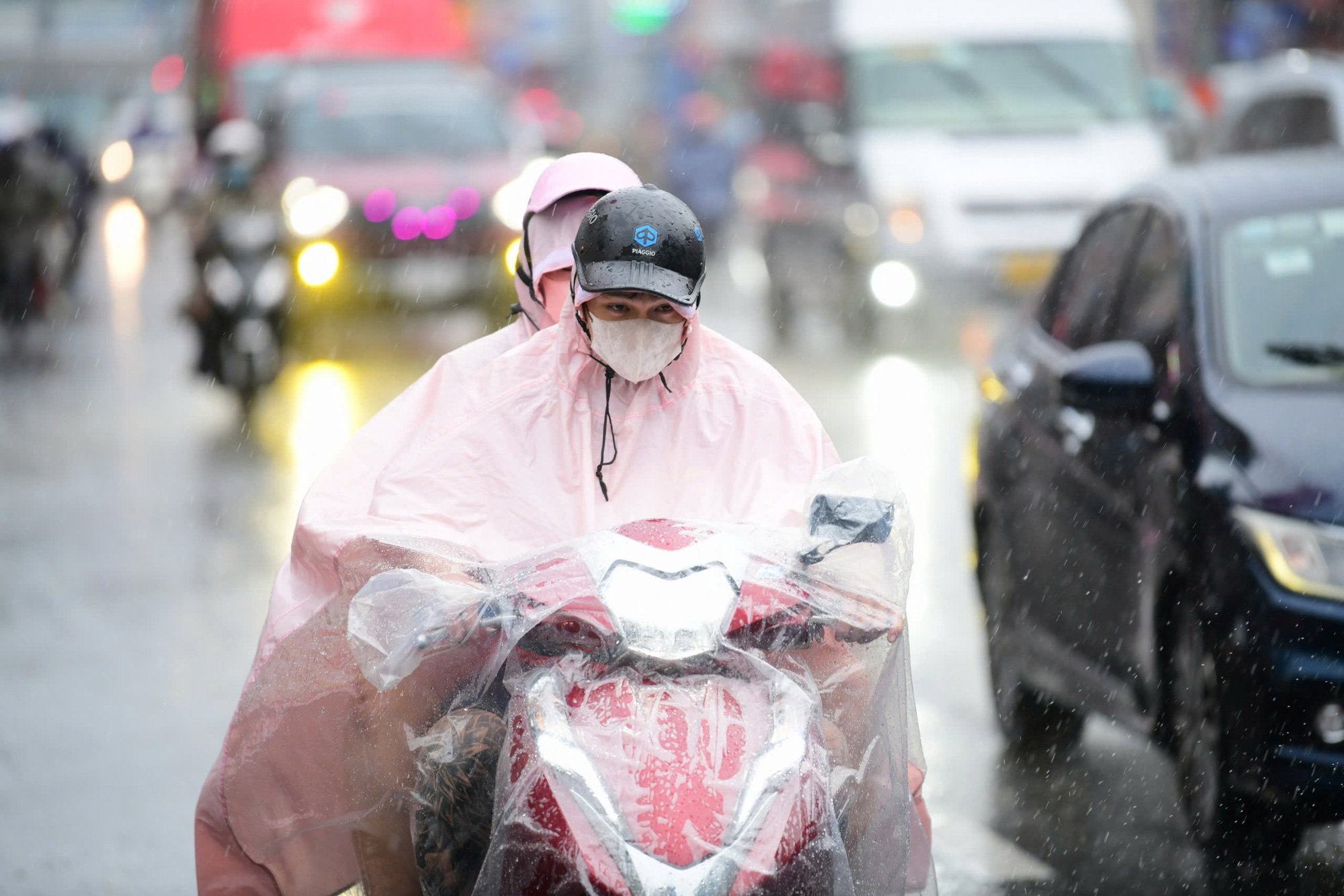 今天5月5日天气：中部炎热，南部白天晴朗，傍晚有雨