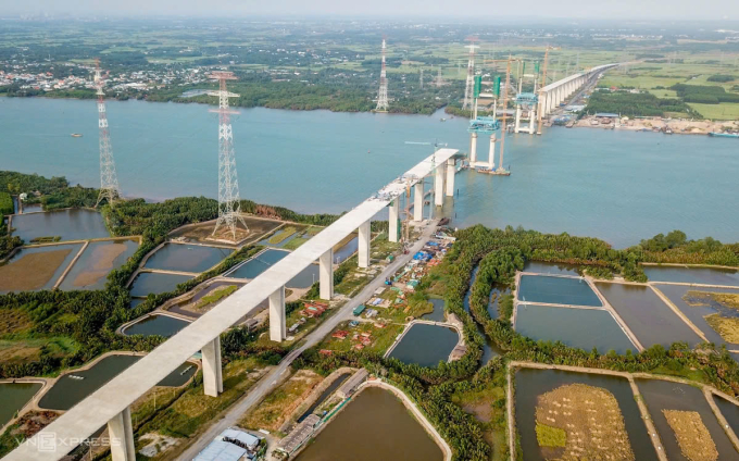 福庆桥在边沥-龙城高速公路上恢复施工