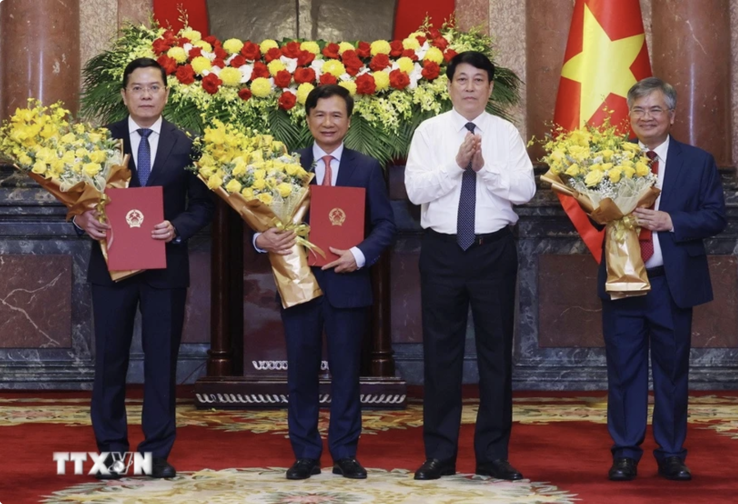 阮黄英、陈廷才、阮勇进被任命为国家主席办公室副主任