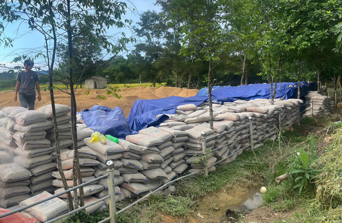 超过200吨新农村建设水泥受损