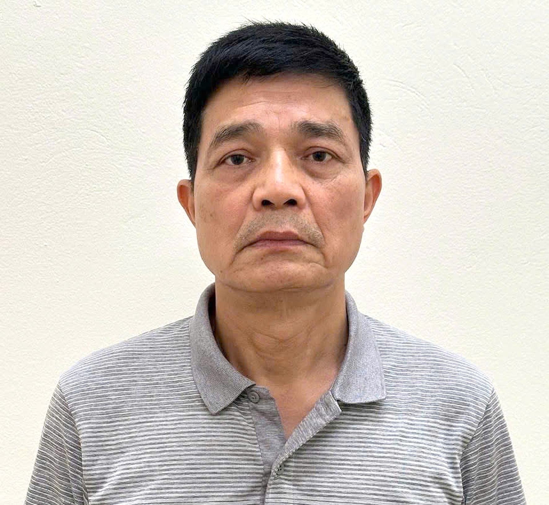 受贿、协助假冒商品：原食品安全局局长被起诉