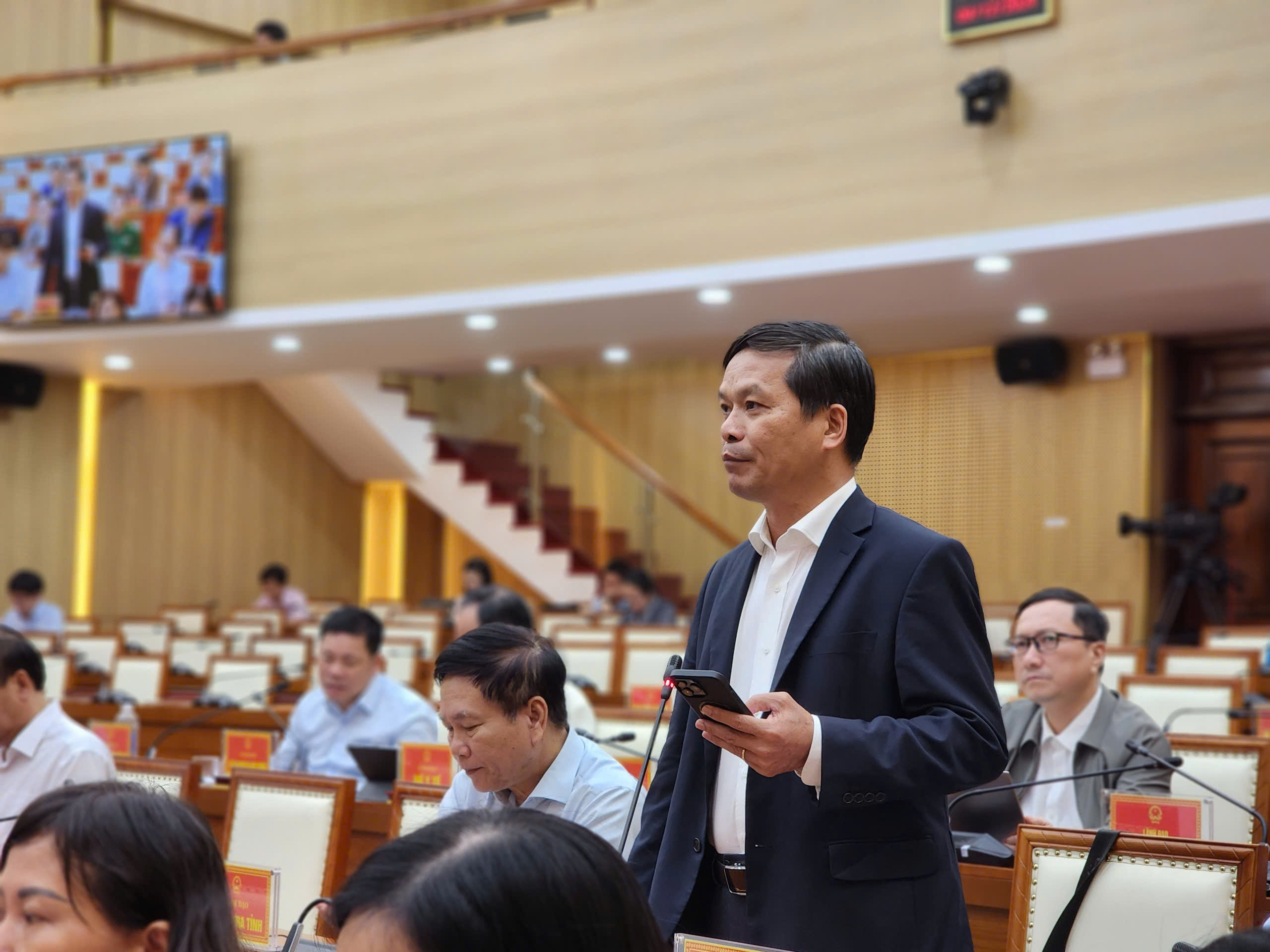 提议建设900亿越南盾的铁路线连接容桔与南北铁路