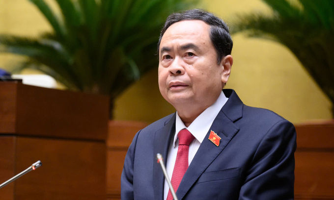 总书记：'下一届大会才考虑对宪法进行根本性修改'