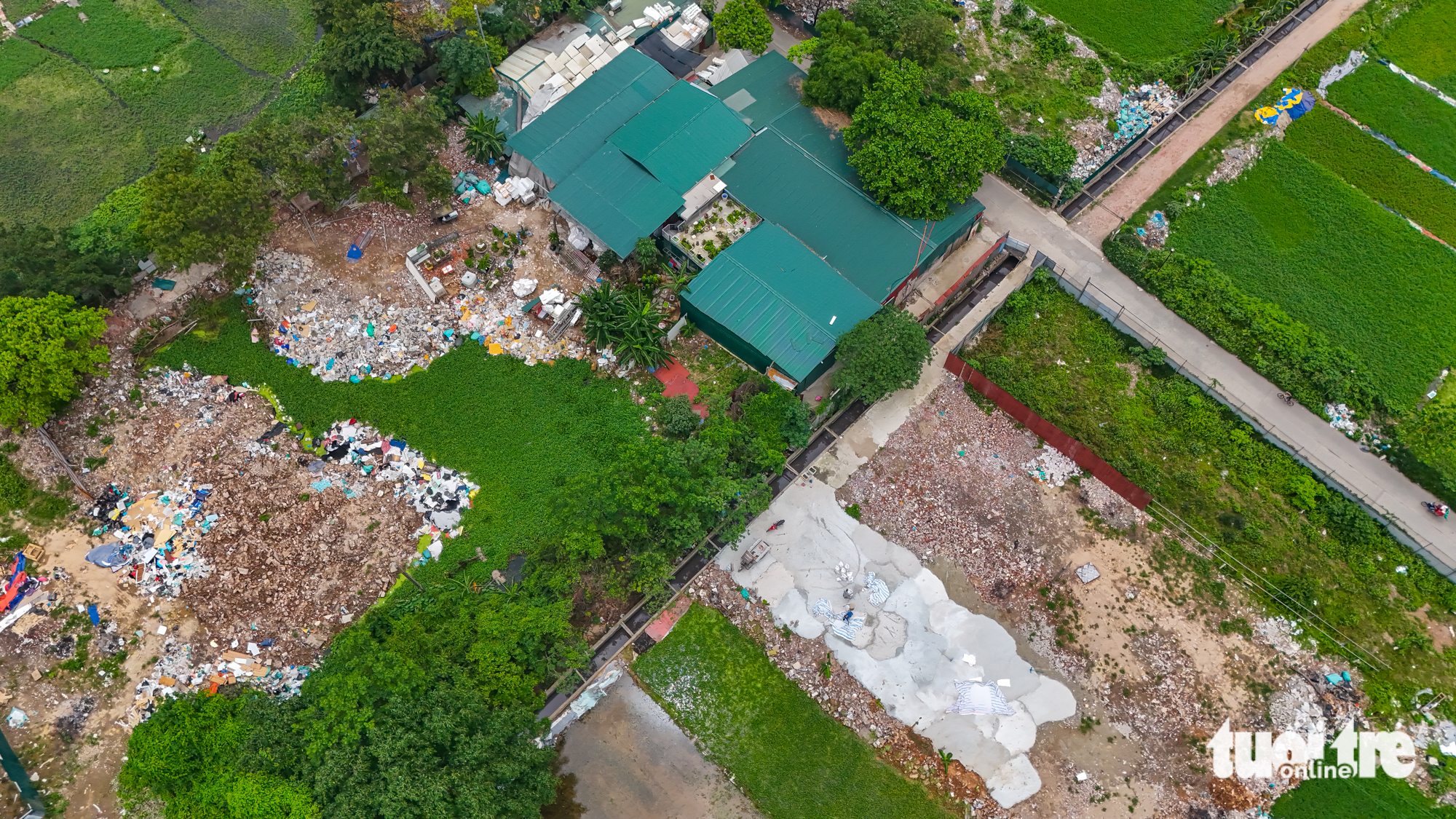 河内农业用地被倾倒废弃物'破碎'，像工地一样被推平