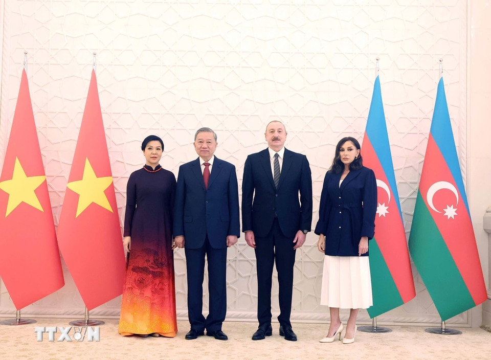 阿塞拜疆隆重迎接总书记苏林