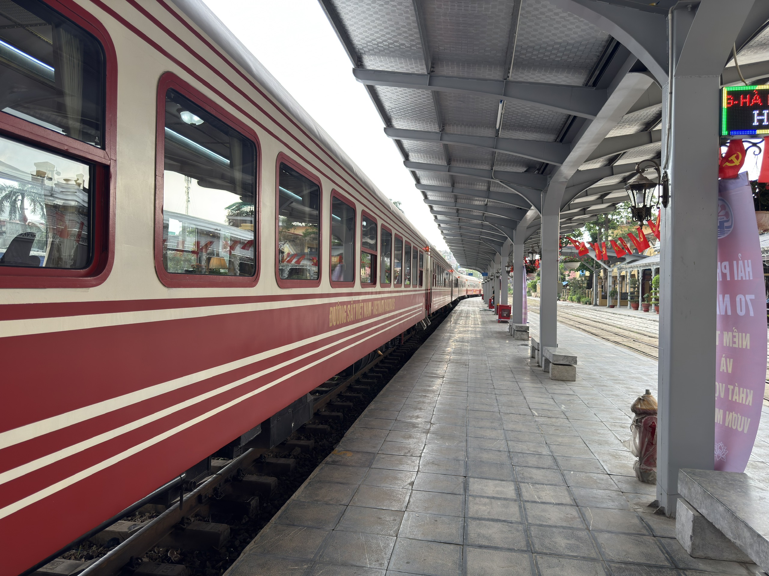 开发'贵族列车'，海防站成为旅游景点