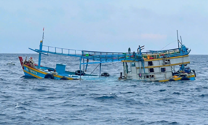 载有10人的船在昆岛海域被撞沉