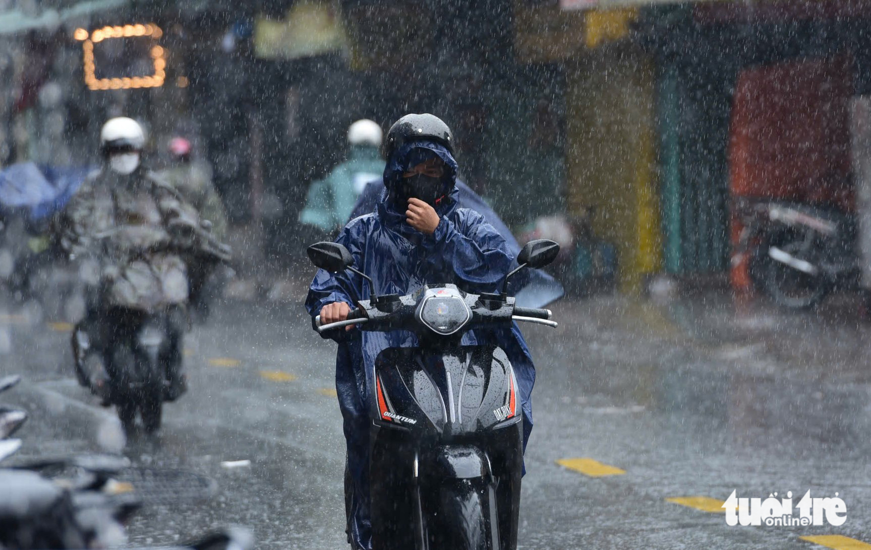 今天5月10日的天气：北部因冷空气大雨，南部因低压槽降雨