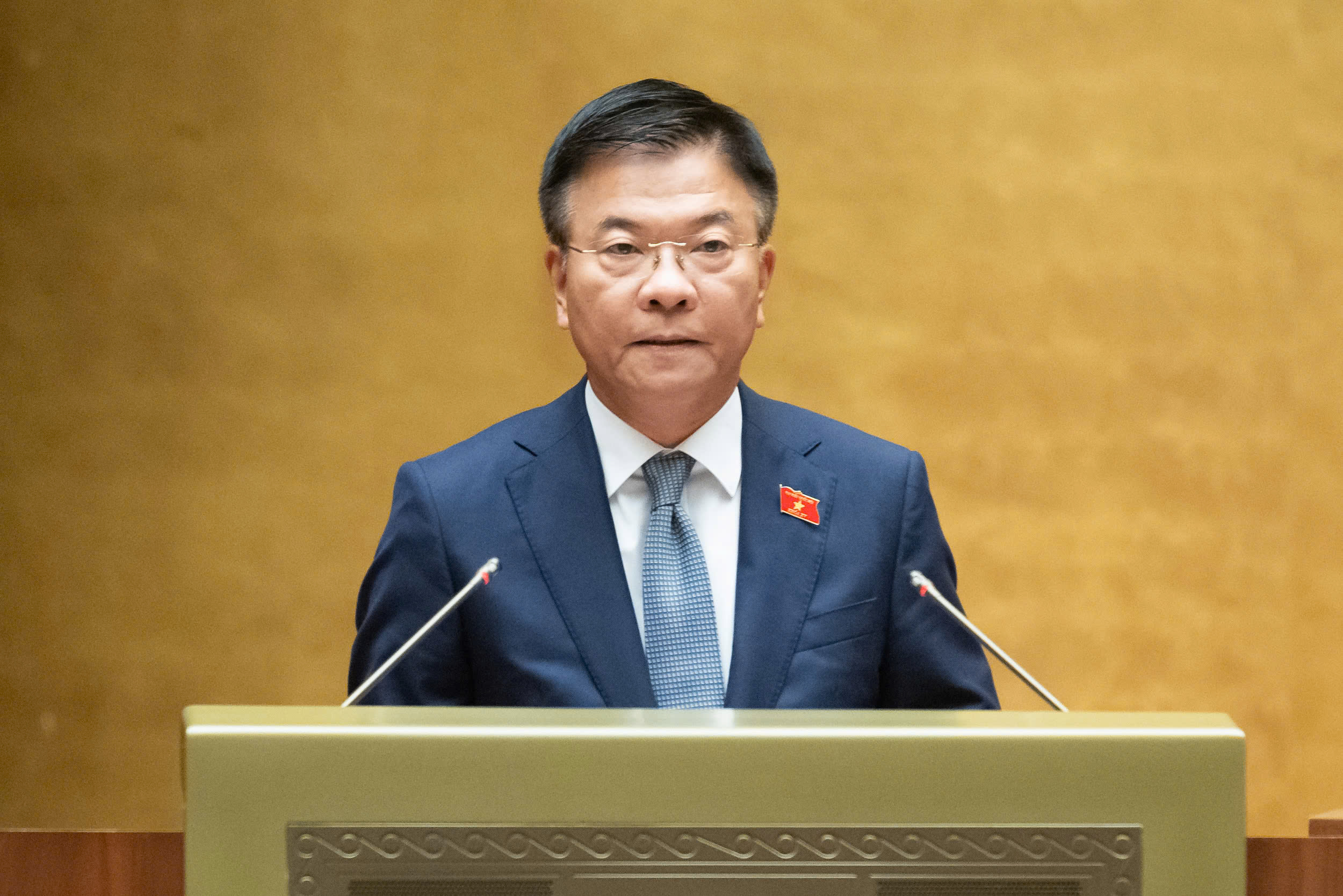 提交原子能法修正案，总理有权决定建设核电站