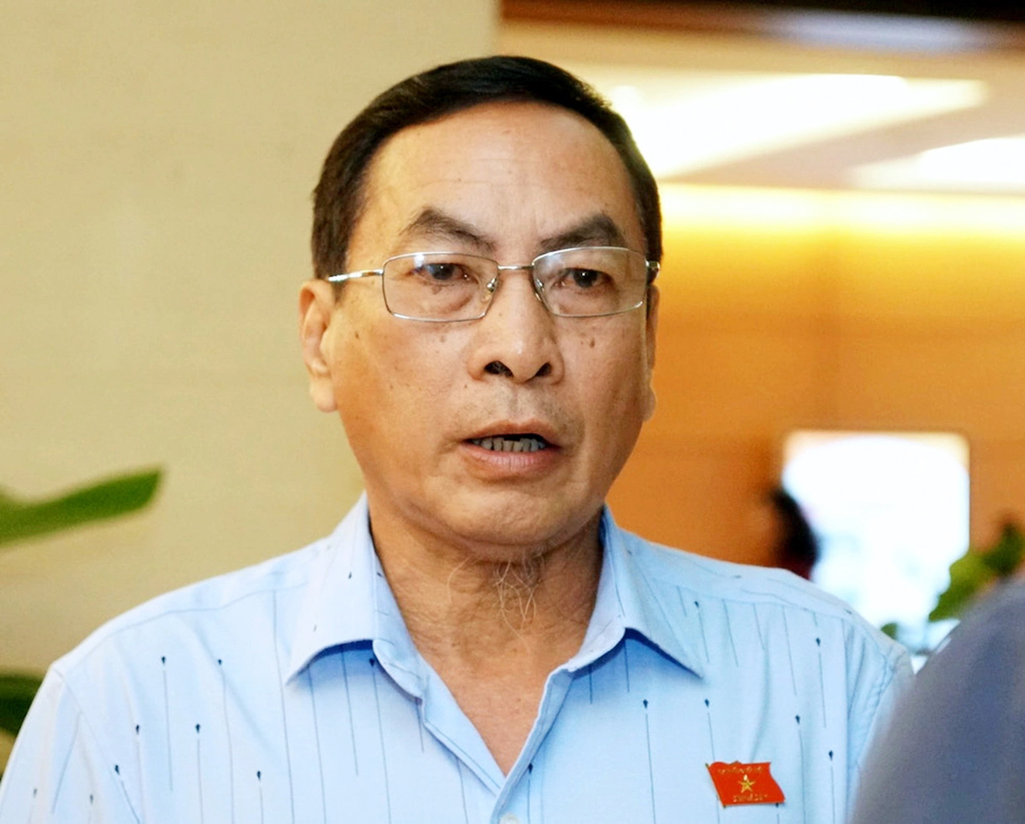 前局长受贿、助假货案：'间接毒害人民'
