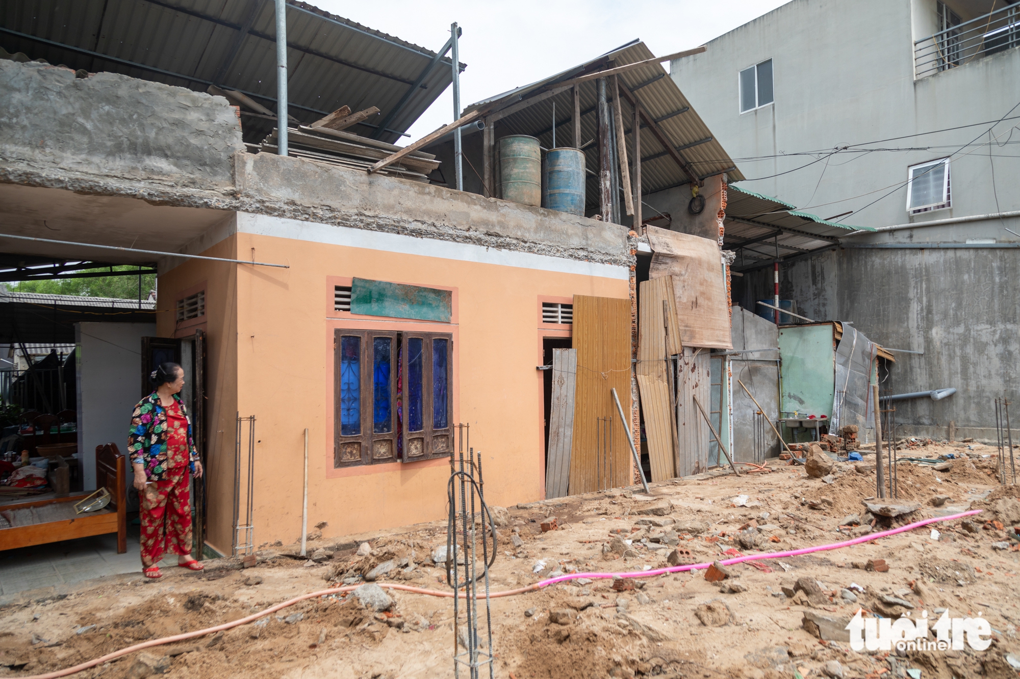 生活在深水港项目区，居民因不知搬迁日期而咬牙非法建房