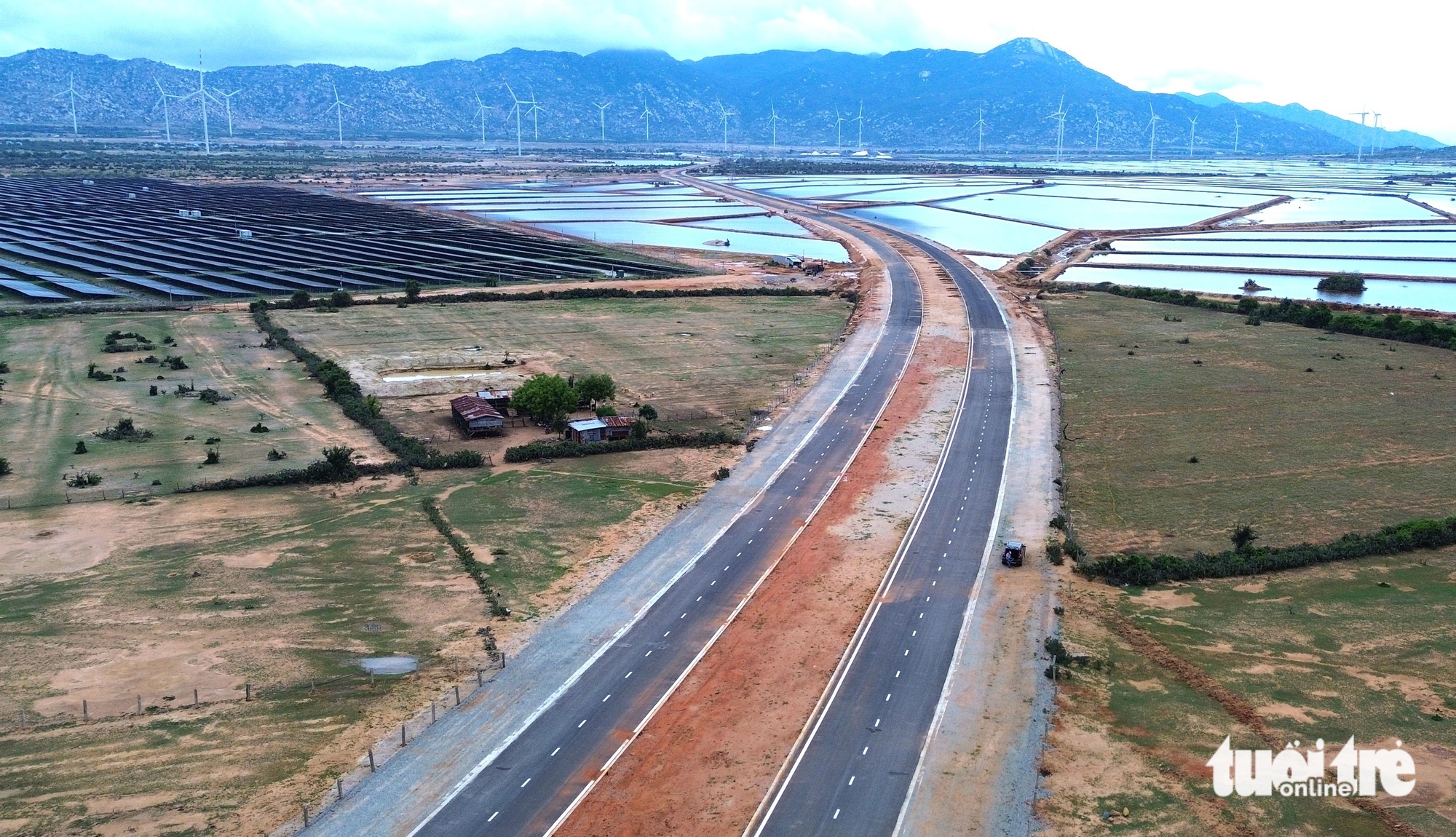 尚未有交汇点，连接Cà Ná海港与Cam Lâm - Vĩnh Hảo高速公路的道路受阻