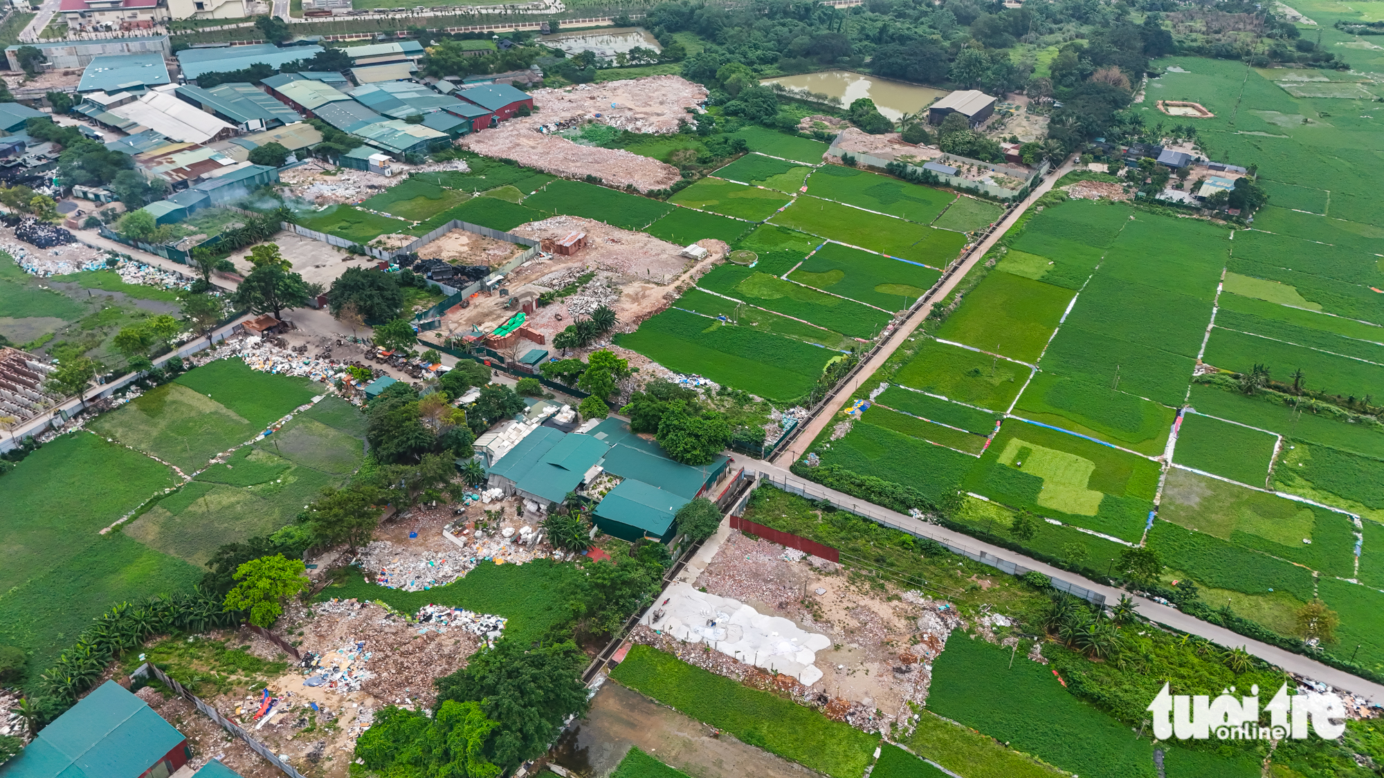 河内农业用地被倾倒废弃物'破碎'，像工地一样被推平