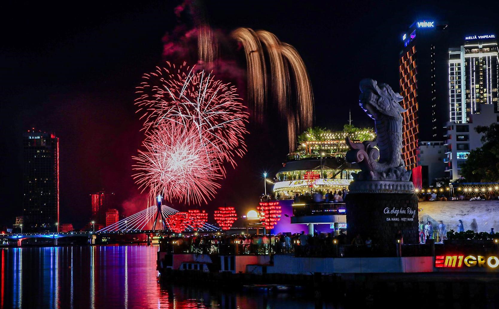 2025年岘港国际烟花节将于5月31日开幕，舞台面积扩大60%以上，采用“遮天蔽日”技术